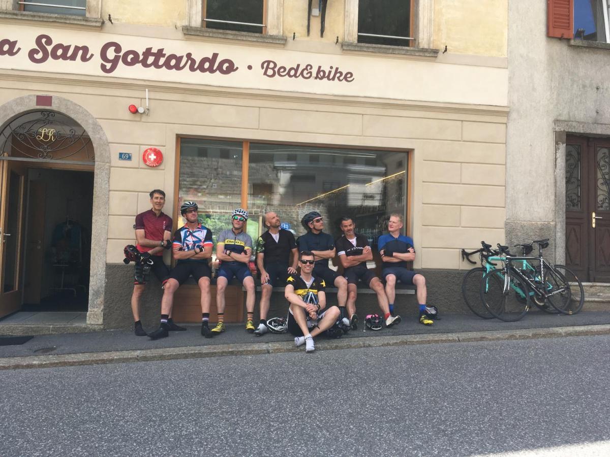 Отель Bed&Bike Tremola San Gottardo Айроло Экстерьер фото