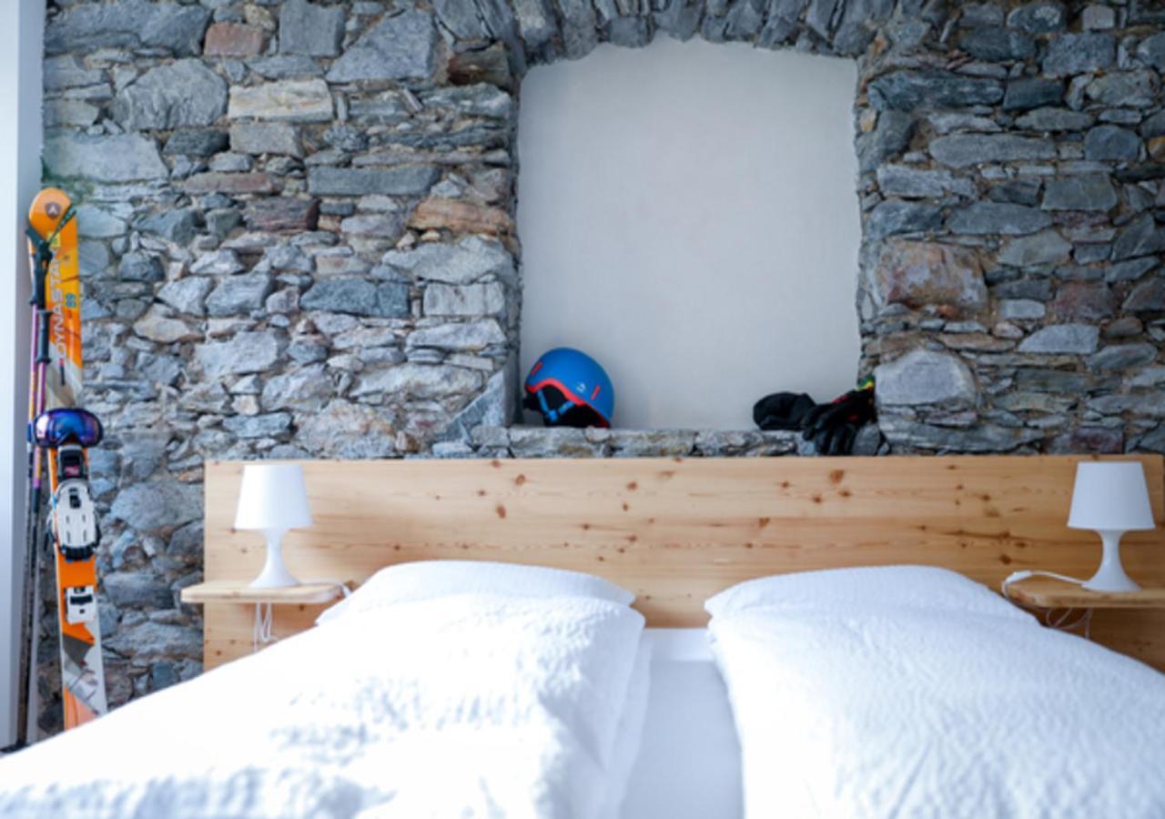 Отель Bed&Bike Tremola San Gottardo Айроло Экстерьер фото